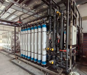 Large-scale industrial ultrafiltration (UF) skid with multiple membrane modules for water pre-treatment