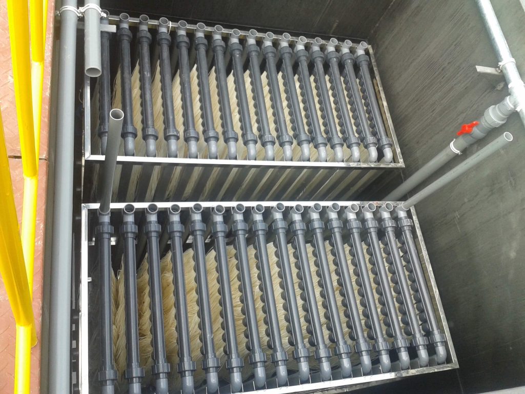 Installation of core MBR membrane modules for high-quality water recycling.