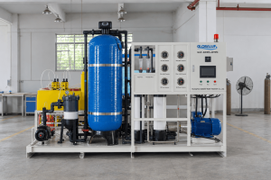 GUF-SWRO-40TPD skid-mounted seawater reverse osmosis system with pretreatment, control panel and high-pressure pump
